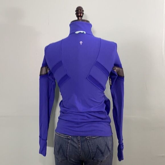 Lululemon IVVA Quarter Zip Workout Top - Picture 2 of 6